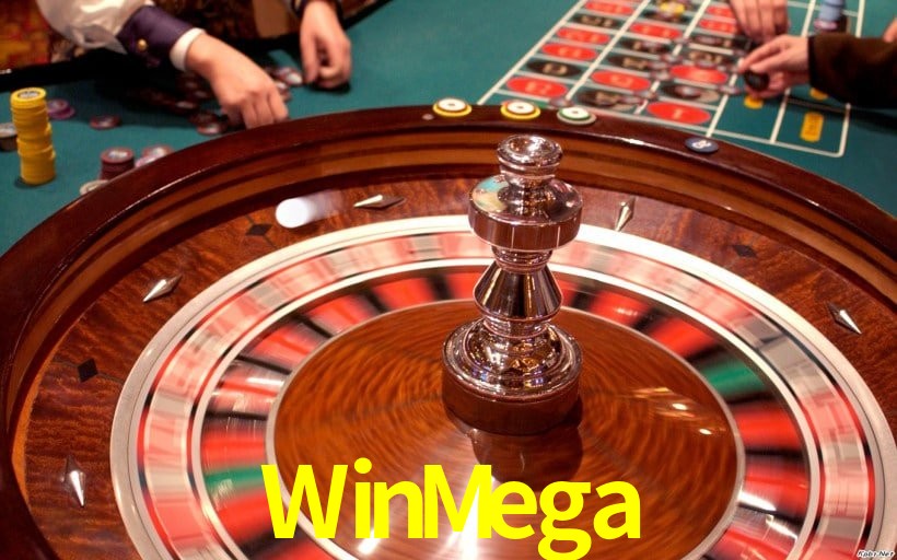 Escena dinámica inspirada en casino con iluminación WinMega, cartas, fichas e íconos de juegos digitales en un espacio moderno de juegos.